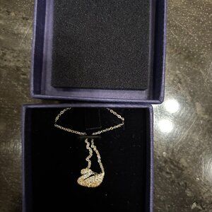 NIB  Swarovski Small Pave Swan with clear/pink crystals Necklace